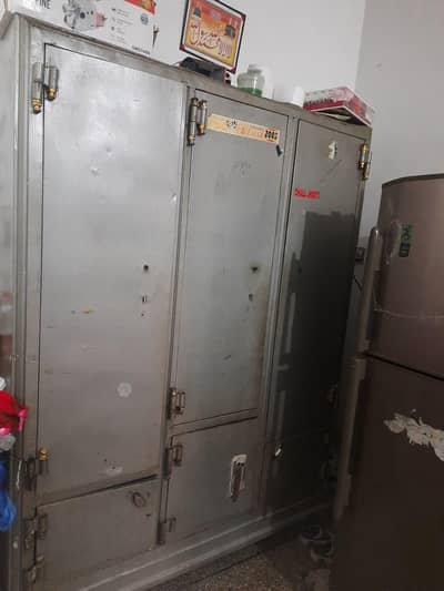 Used Almirah for Sale