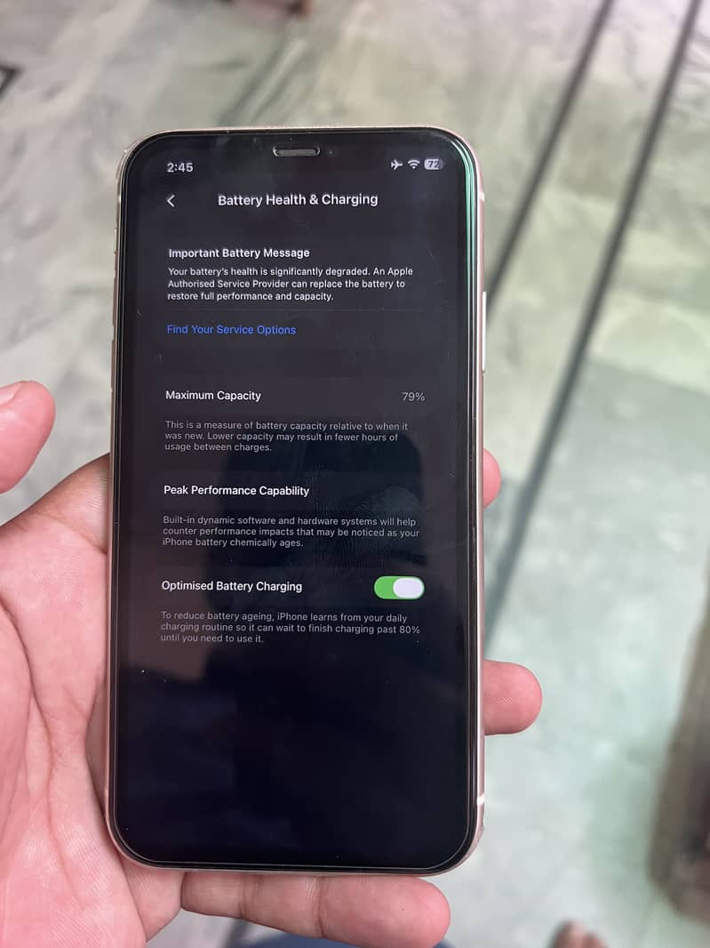 Apple iPhone 11 4