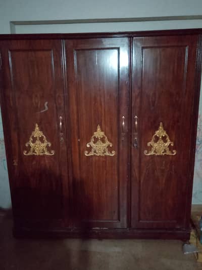 3 door wardrobe just like new,