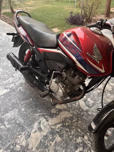 Honda CB 125F Available