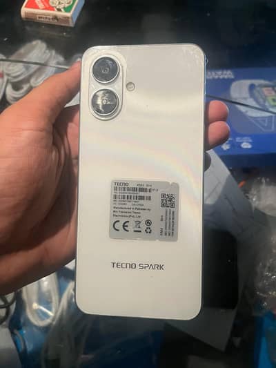 Tecno Spark go 2 4/64 with box and charger in warranty