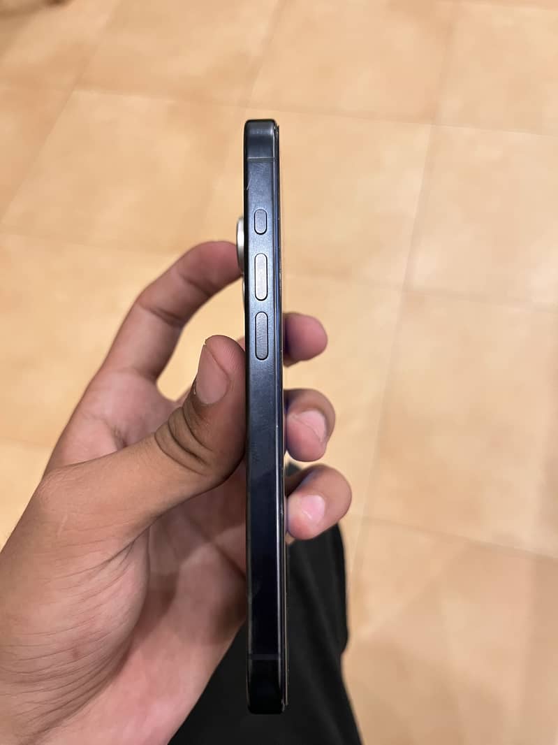 IPhone 15 pro 2