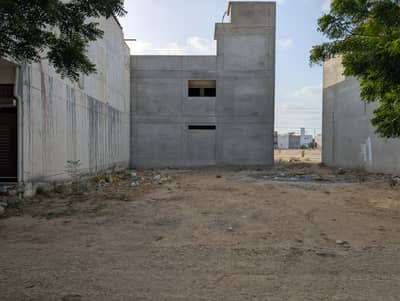 40ft road 120sqyrd plot for sale in sector Q