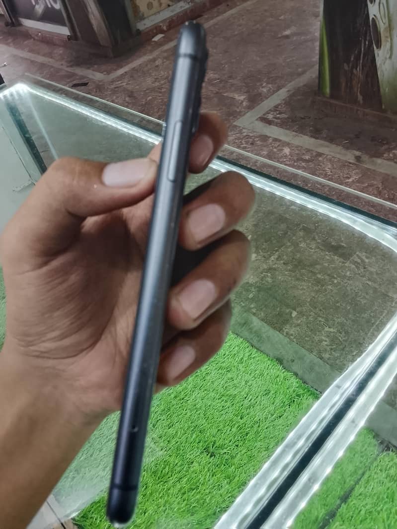 Apple iPhone 11 2