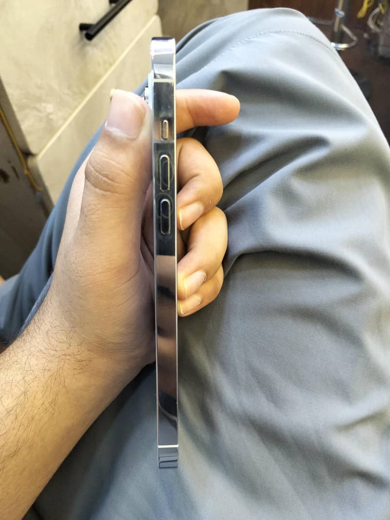 Apple iPhone 14 Pro Max 3