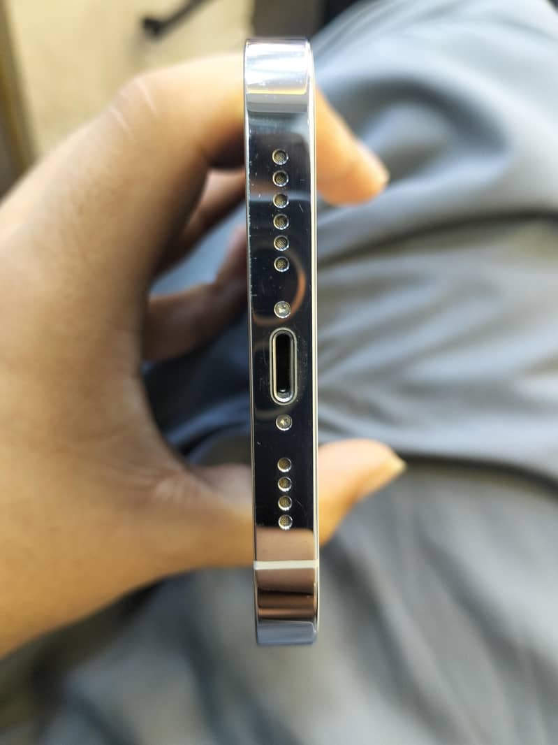 Apple iPhone 14 Pro Max 5