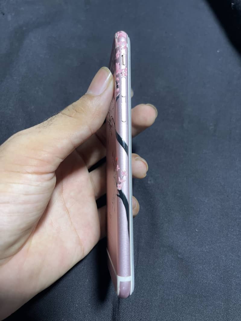 Apple iPhone 6S 1