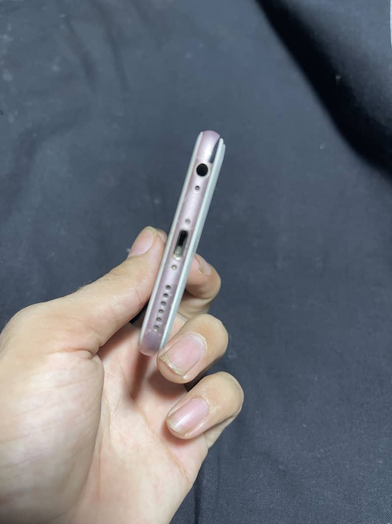 Apple iPhone 6S 5