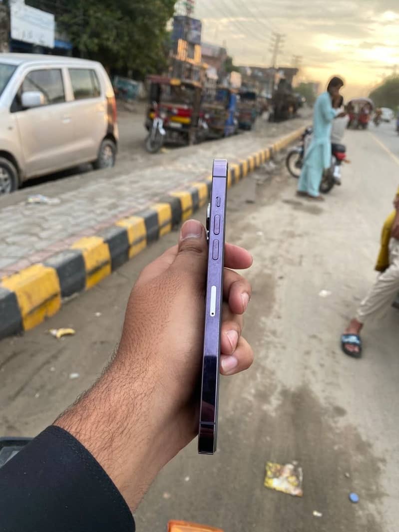 Apple iPhone 14 Pro Max 2