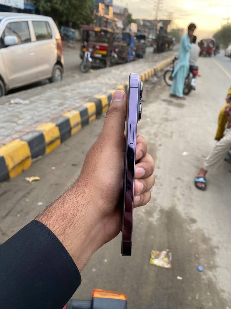 Apple iPhone 14 Pro Max 3