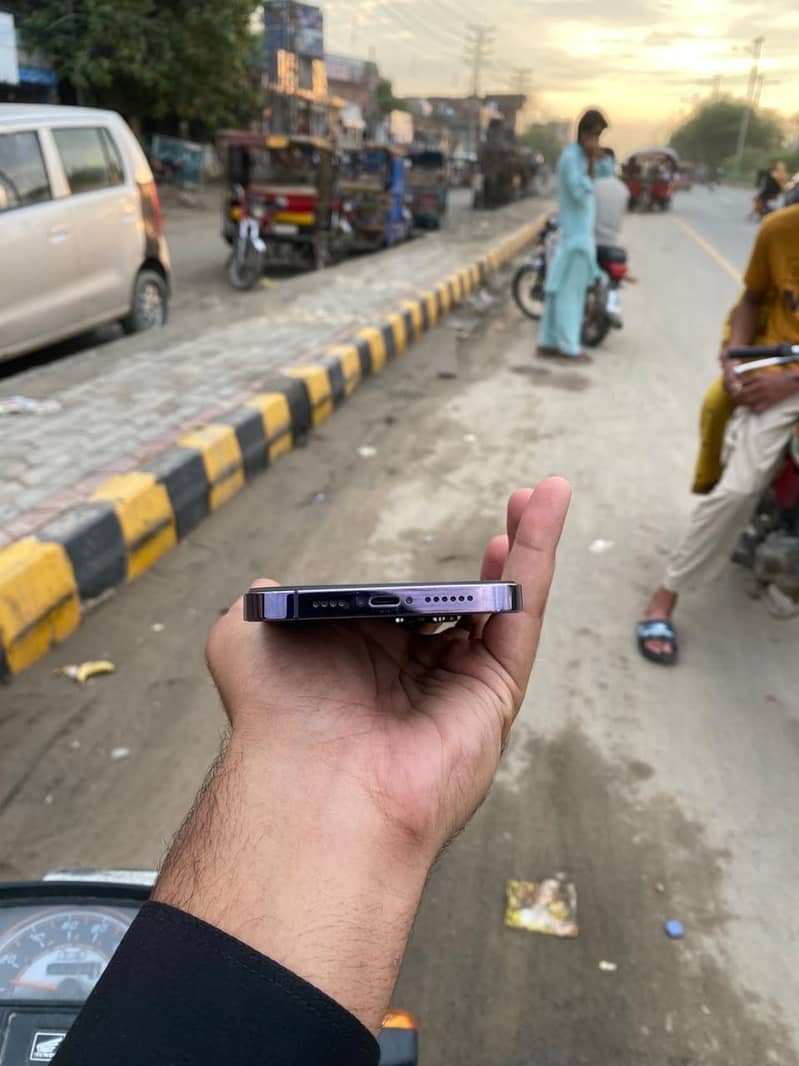 Apple iPhone 14 Pro Max 4