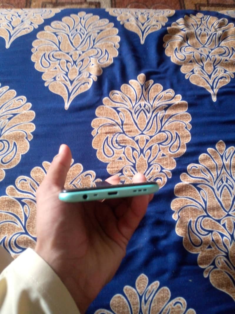 OPPO A31 3