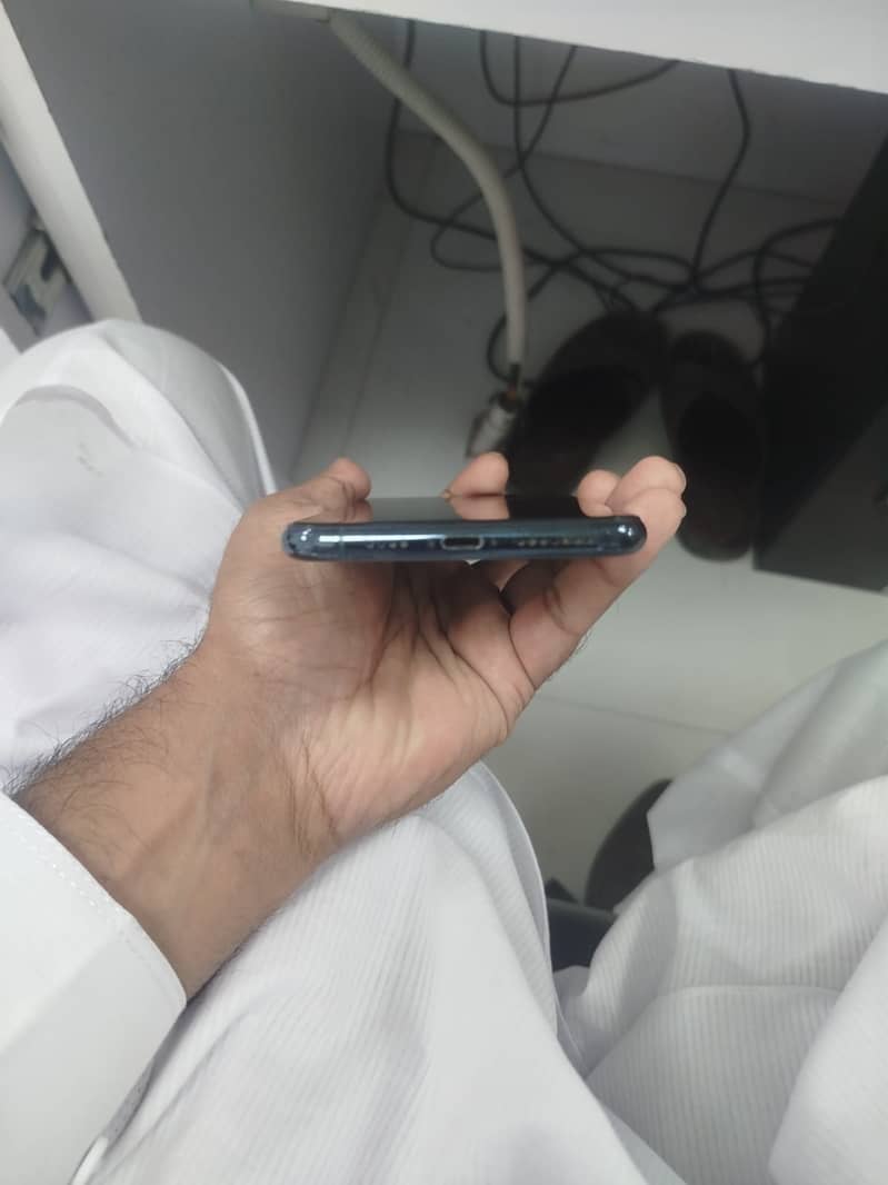 Apple iPhone 11 Pro Max 2