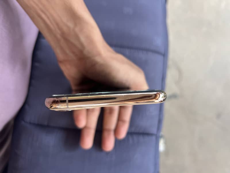 Apple iPhone 11 Pro Max 1
