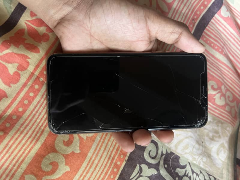 Apple iPhone 11 Pro Max 3
