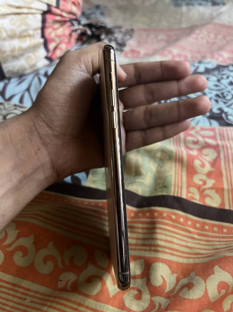 Apple iPhone 11 Pro Max 5