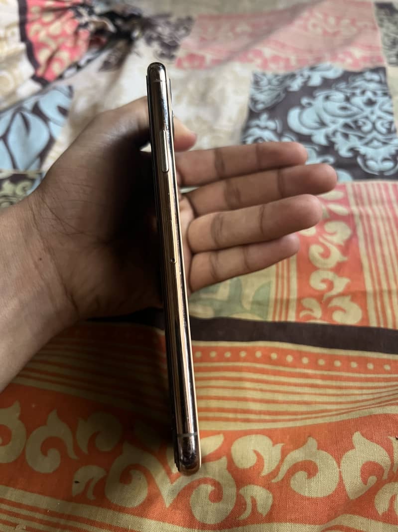 Apple iPhone 11 Pro Max 10