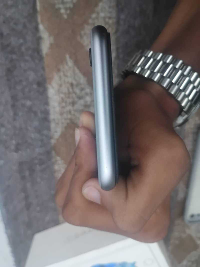 Apple iPhone 6S 3