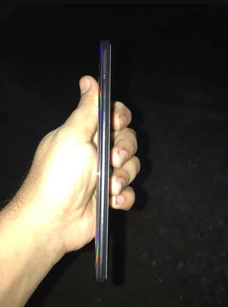 Samsung Mobile A50 3