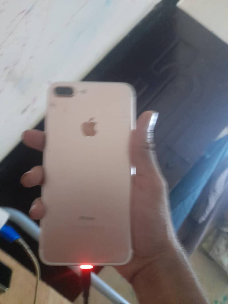 Apple iPhone 7 Plus 0