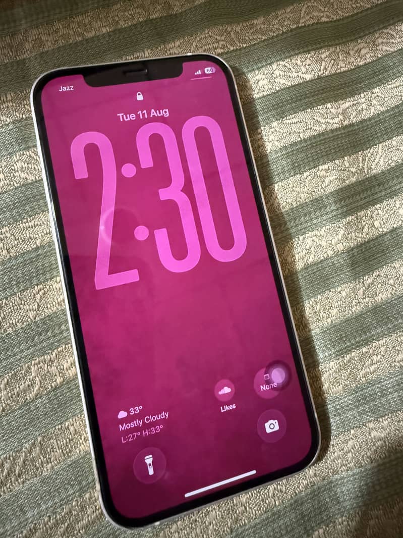 Apple iPhone 12 1