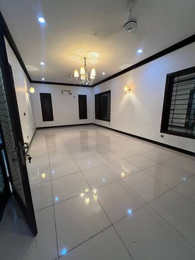 PREMIUM 500 SQ YD 3-BEDROOM BUNGALOW 'S PORTION FOR RENT IN DHA PHASE 6, KARACHI