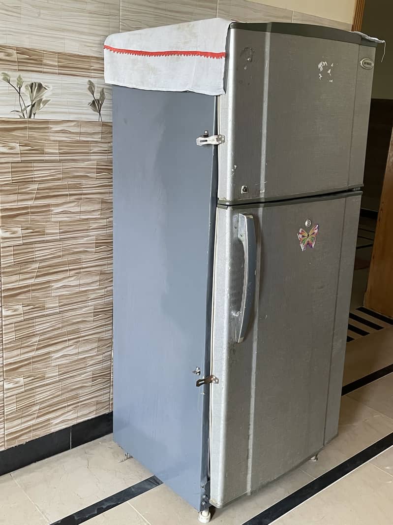 Refrigerator 0