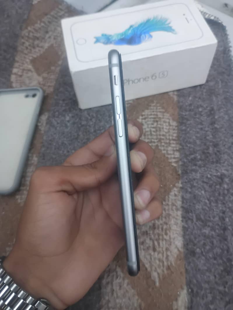 Apple iPhone 6S 2