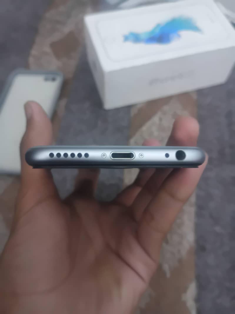 Apple iPhone 6S 6