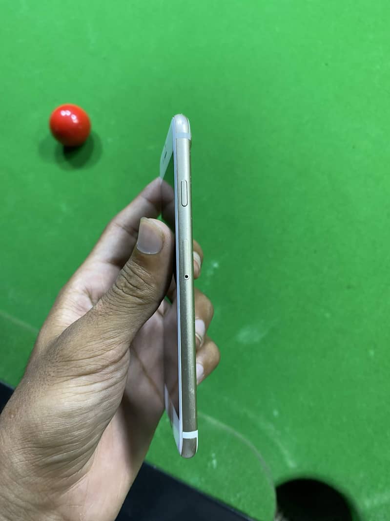 Apple iPhone 7 1
