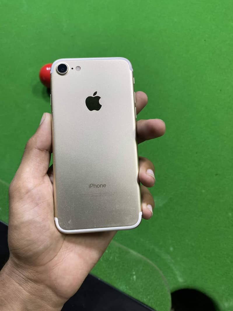 Apple iPhone 7 2