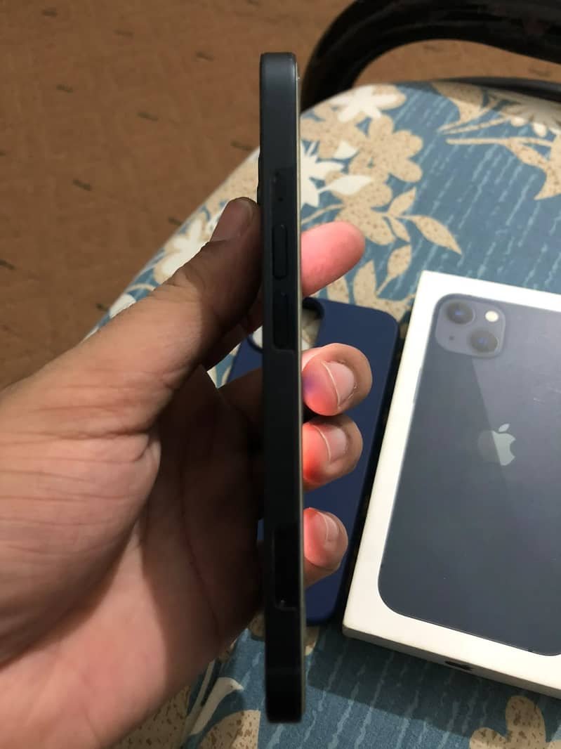 Apple iPhone 13 3