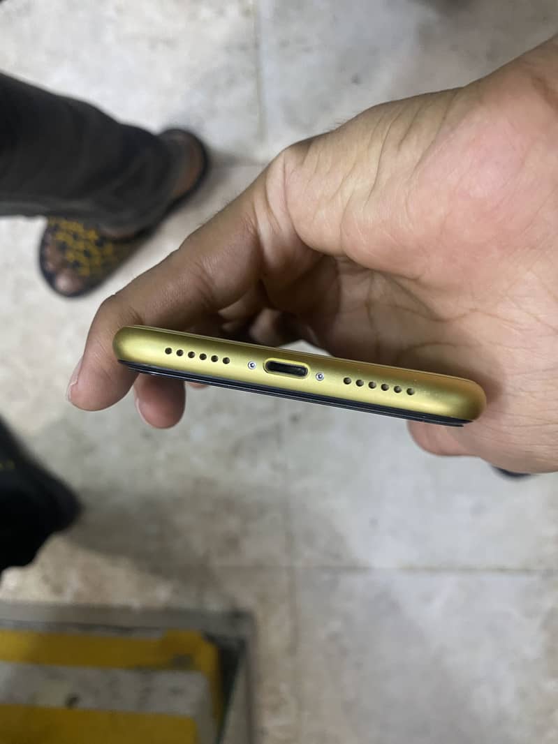 Apple iPhone 11 8