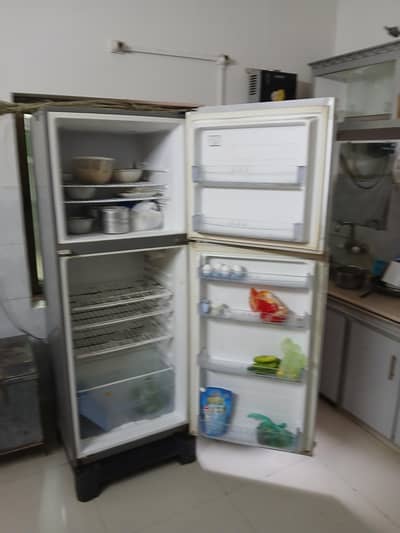 Haier Refrigerator 14 Cu FAt. (Model : HRF-382RS ) - Good Working