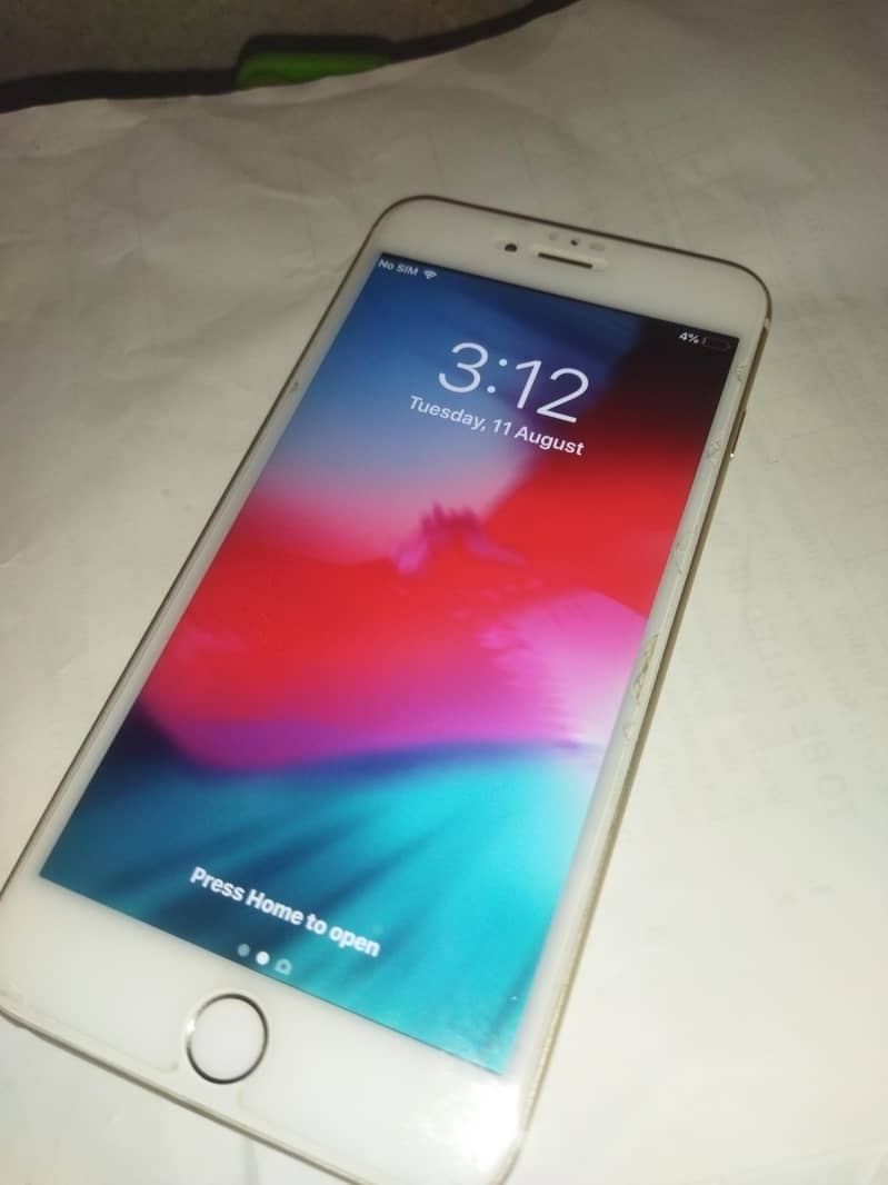 Apple iPhone 6 Plus 0