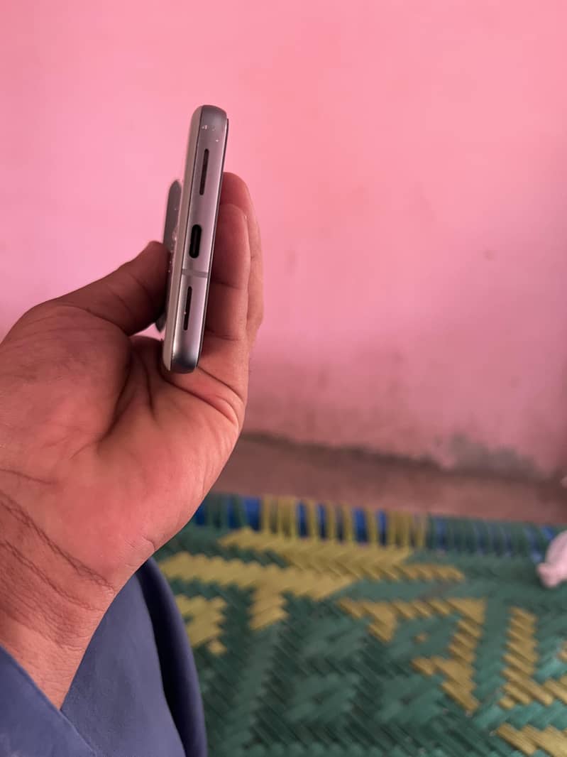 Google Pixel 8 2