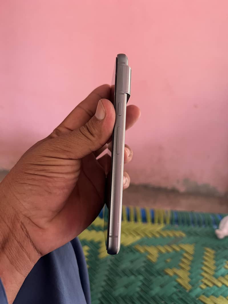 Google Pixel 8 6