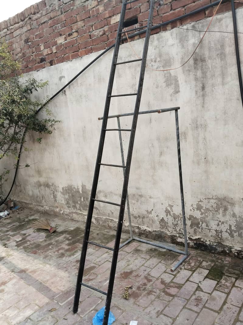 لوہے کی سیڑھی 1