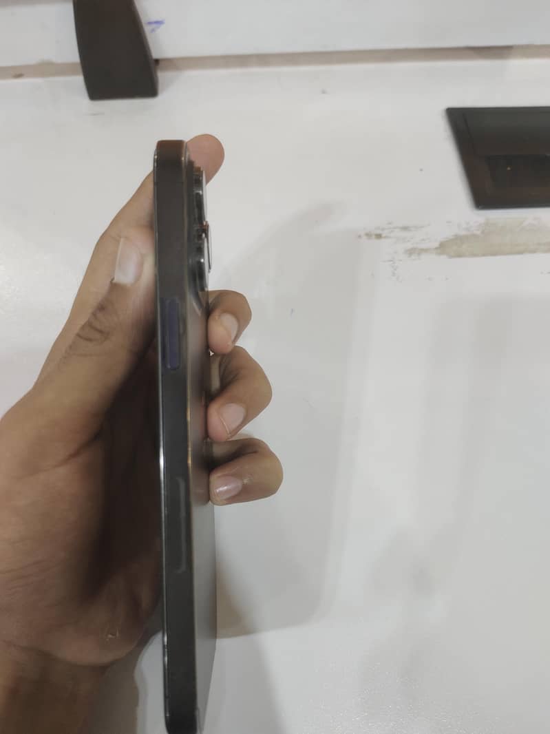 Apple iPhone 14 Pro Max 1