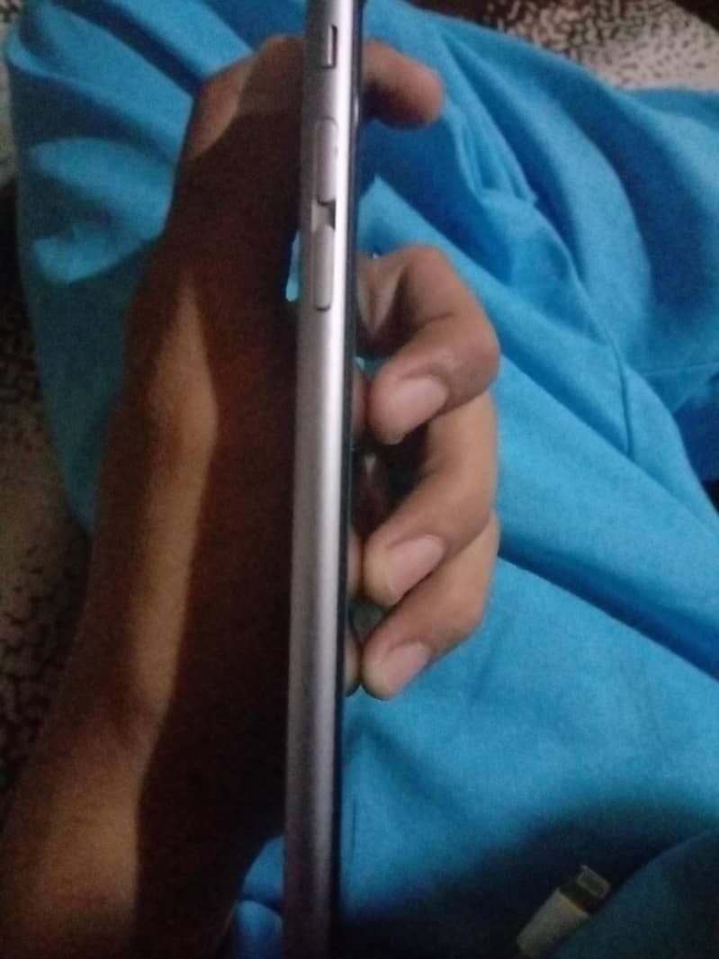 Apple iPhone 6S 3