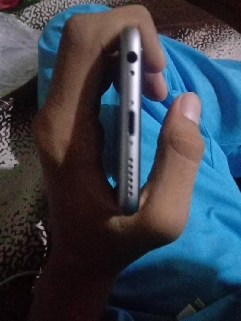 Apple iPhone 6S 5