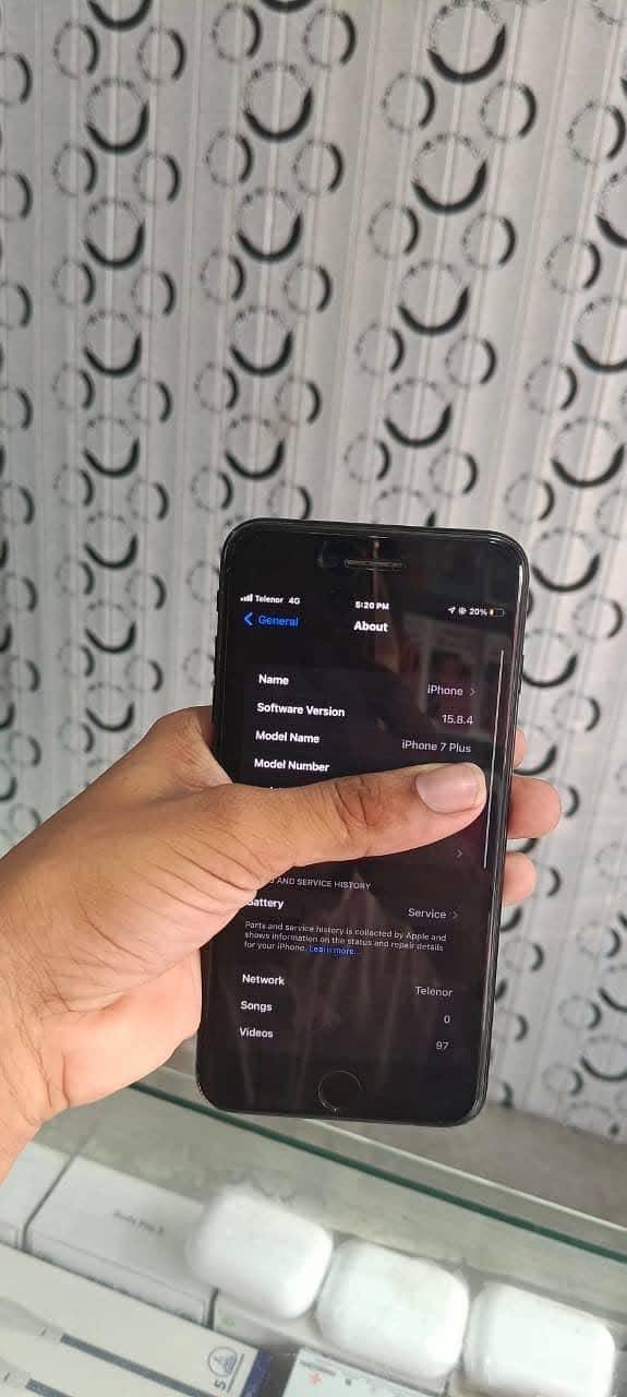 Apple iPhone 7 Plus 3