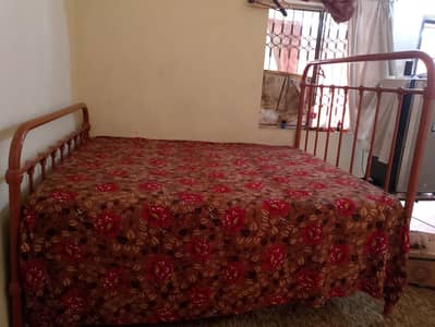Heavy Gage Iron Bed with Matress 4inches