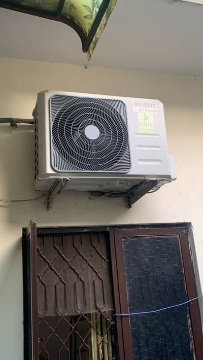 Orient 1.5 Ton Inverter AC – Excellent Condition