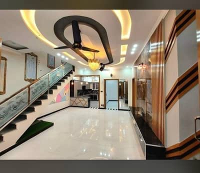 5 Bedrooms Luxurious Villa for RENT, Near Main Entrance of Bahria Town.