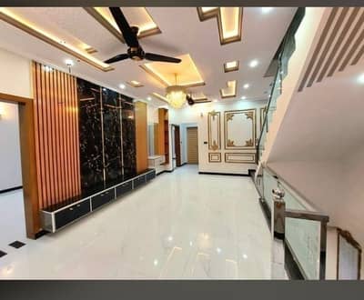Ready to move 250sq yd 4 & 5 Bedroom DDL Luxury Villa FOR SALE. Only 4km from Main Entrance of BTK. Near GRAND MOSQUE, A-Plus Quality Construction.