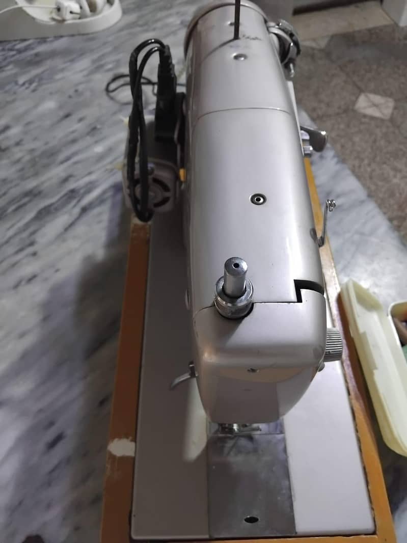 sewing machine 0