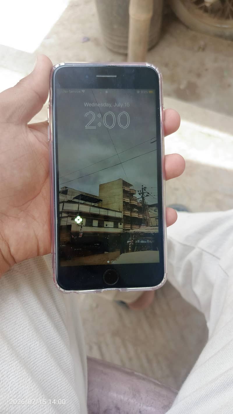 Apple iPhone 8 Plus 1