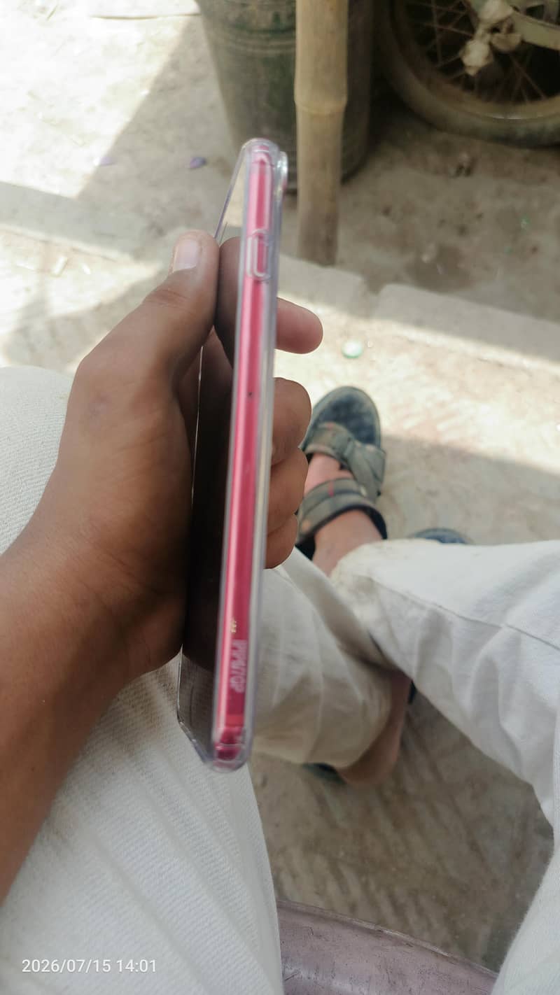 Apple iPhone 8 Plus 4