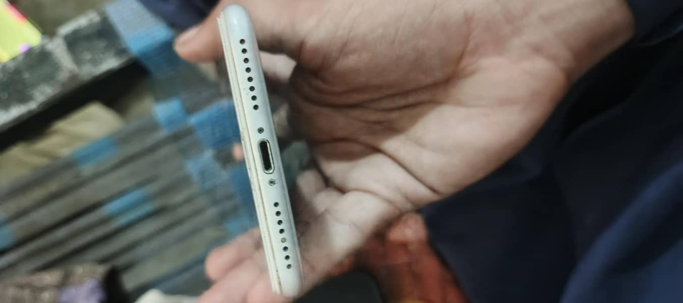 Apple iPhone 7 Plus 3